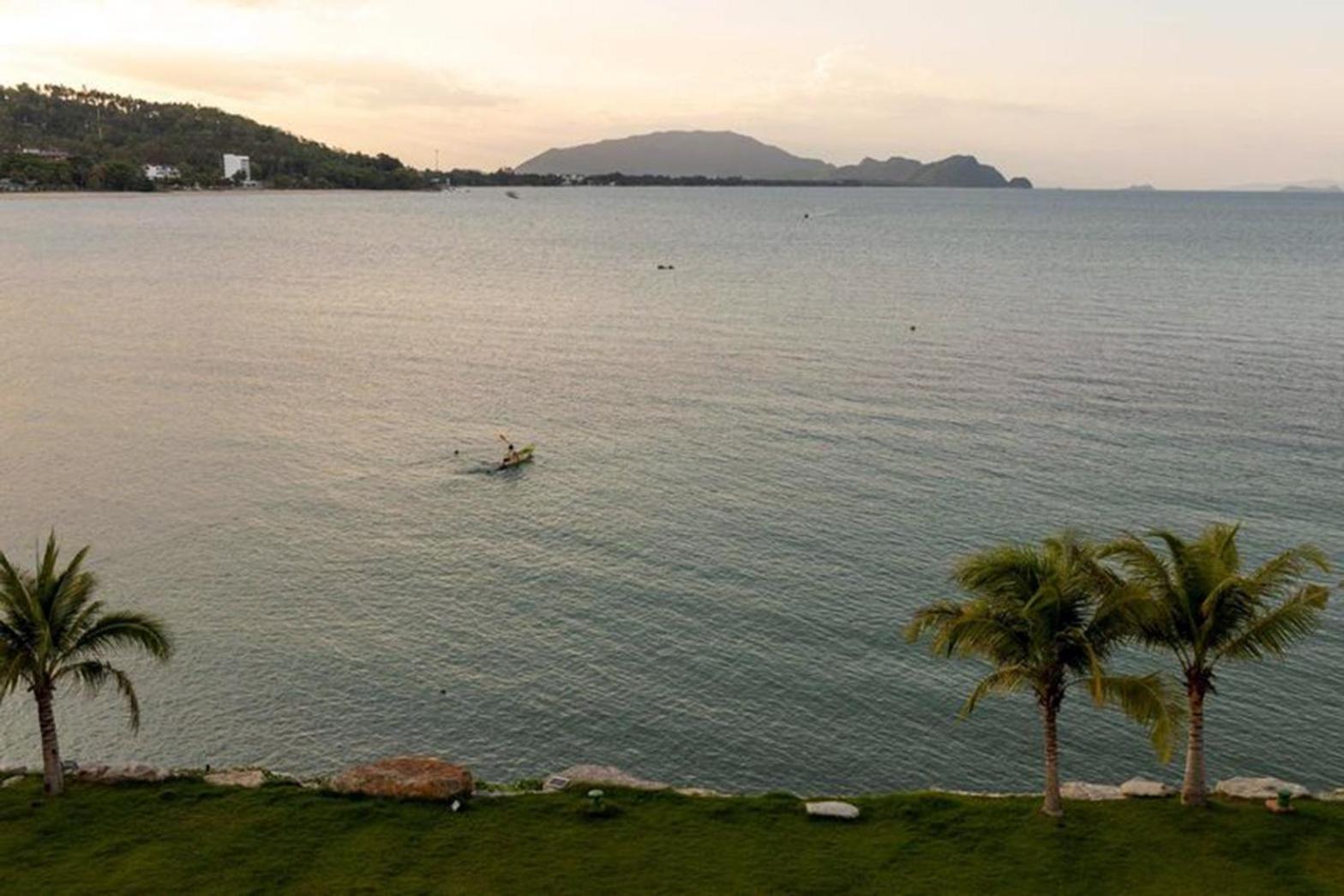 X-Sea Khanom Harbor Bay Resort Buitenkant foto