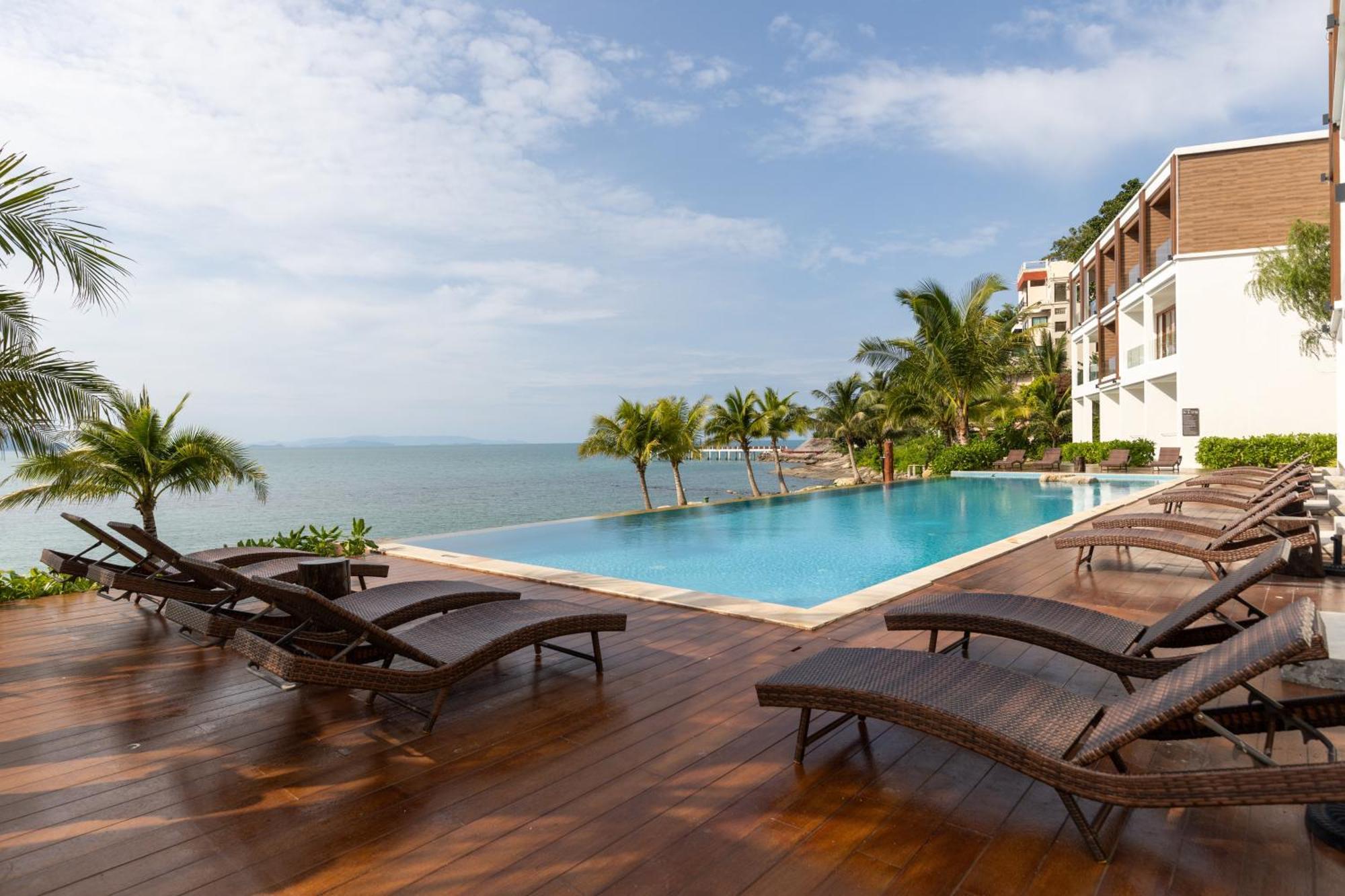 X-Sea Khanom Harbor Bay Resort Buitenkant foto